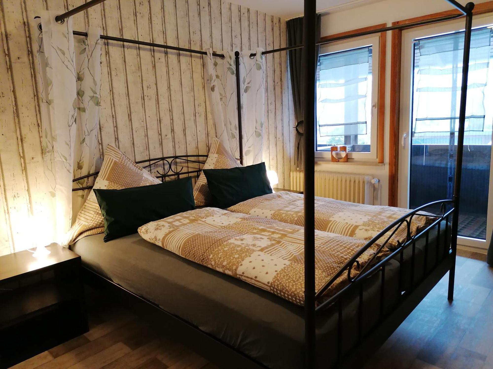 Am Reinhardswald - Eichenlaub - Mit Sauna