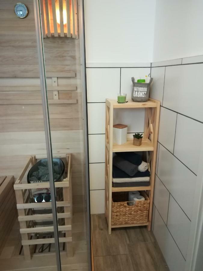 Am Reinhardswald - Eichenlaub - Mit Sauna Appartement